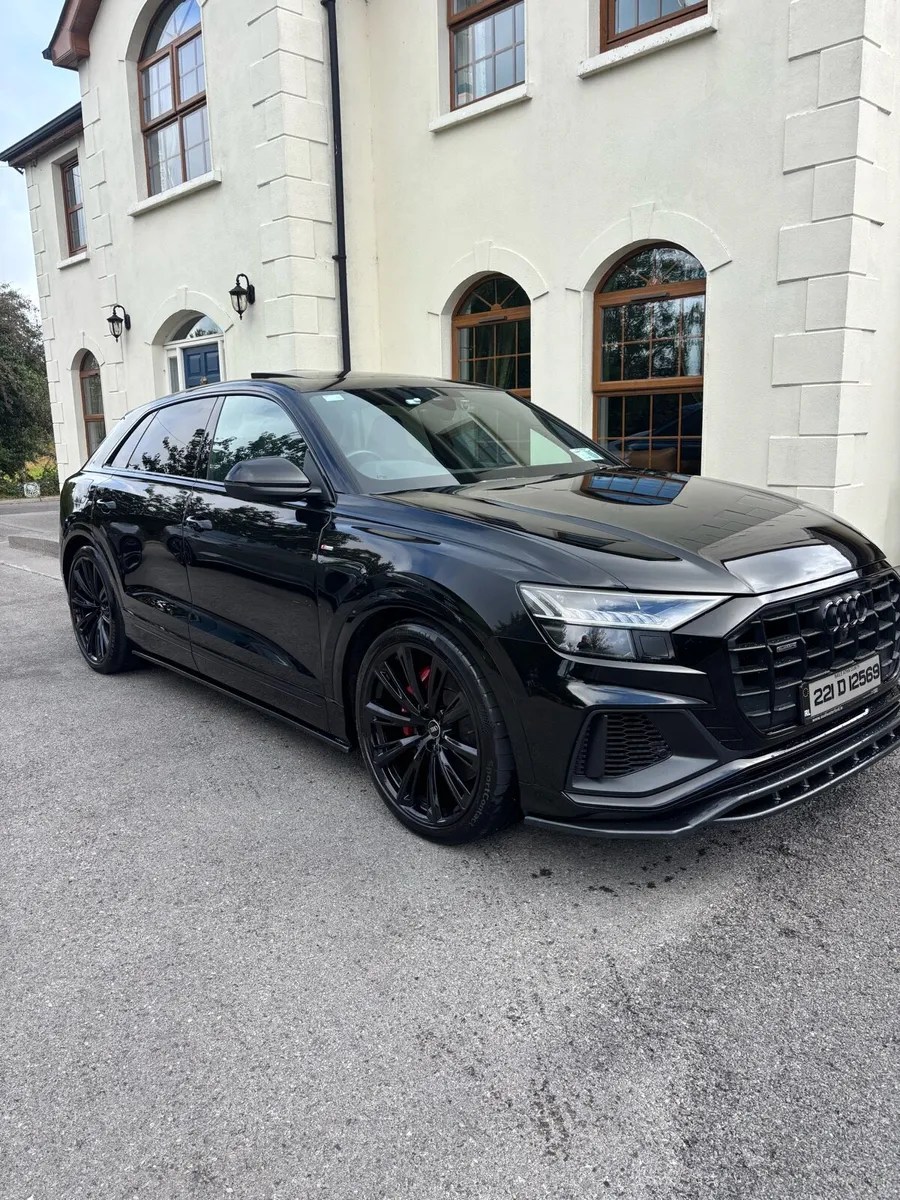 Audi Q8 60TFSIe Competition - Image 1