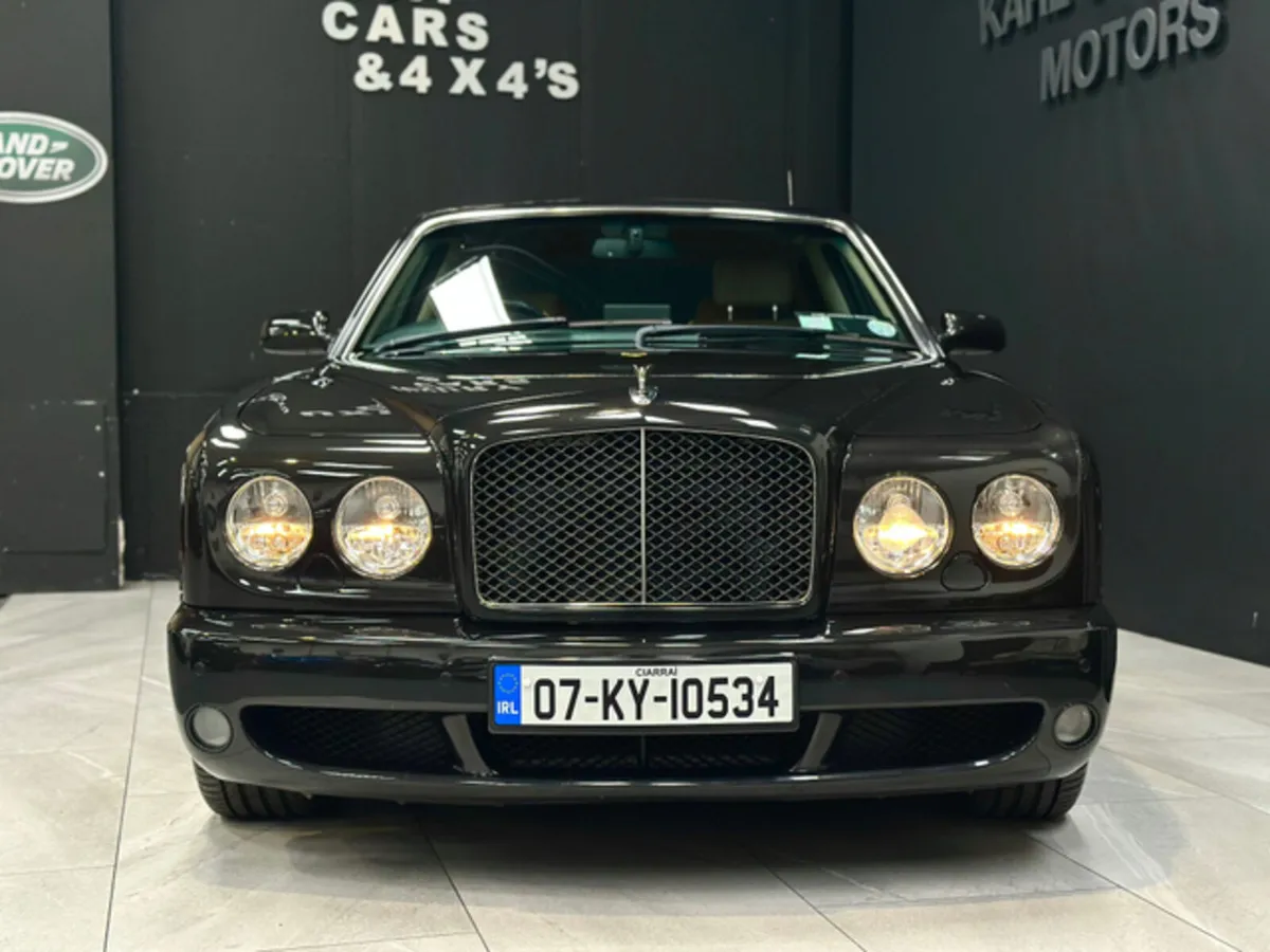 T  LABEL 6.75 V8 TWIN TURBO - Image 2