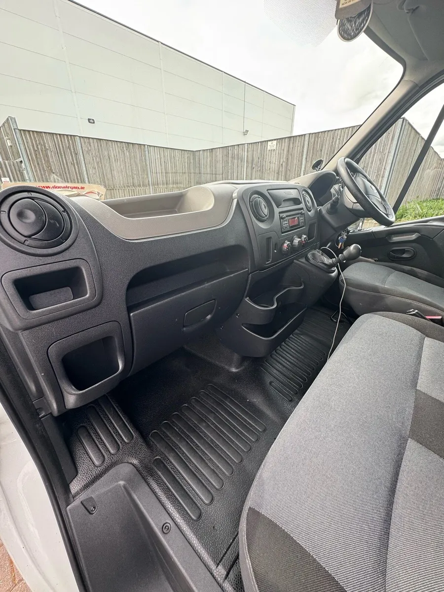 Nissan nv400 - Image 4