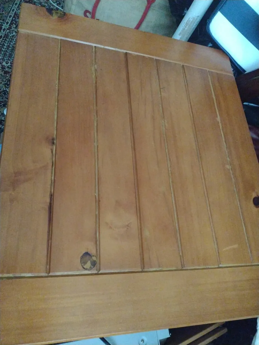 Solid wood medium size coffee table - Image 1