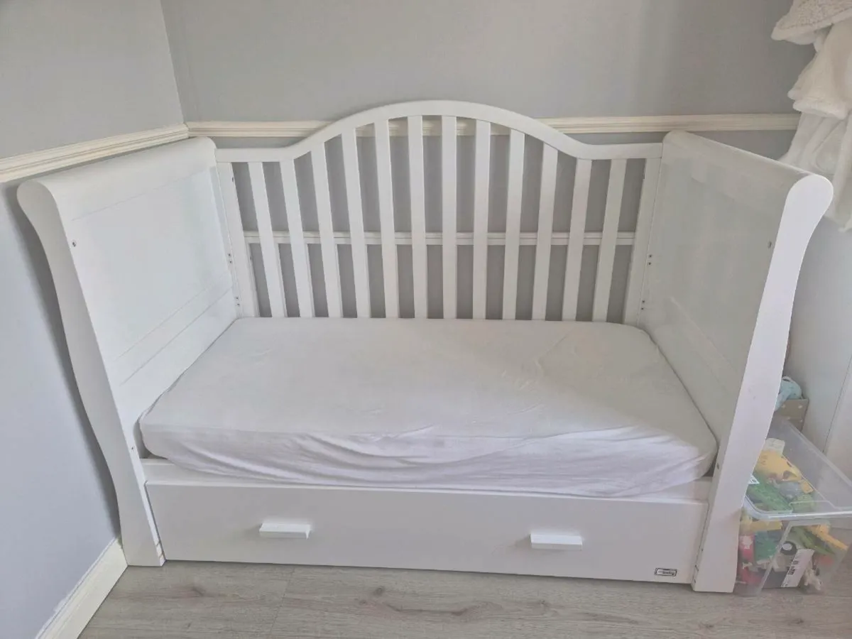 Cot and Change Table/Dresser - Image 1