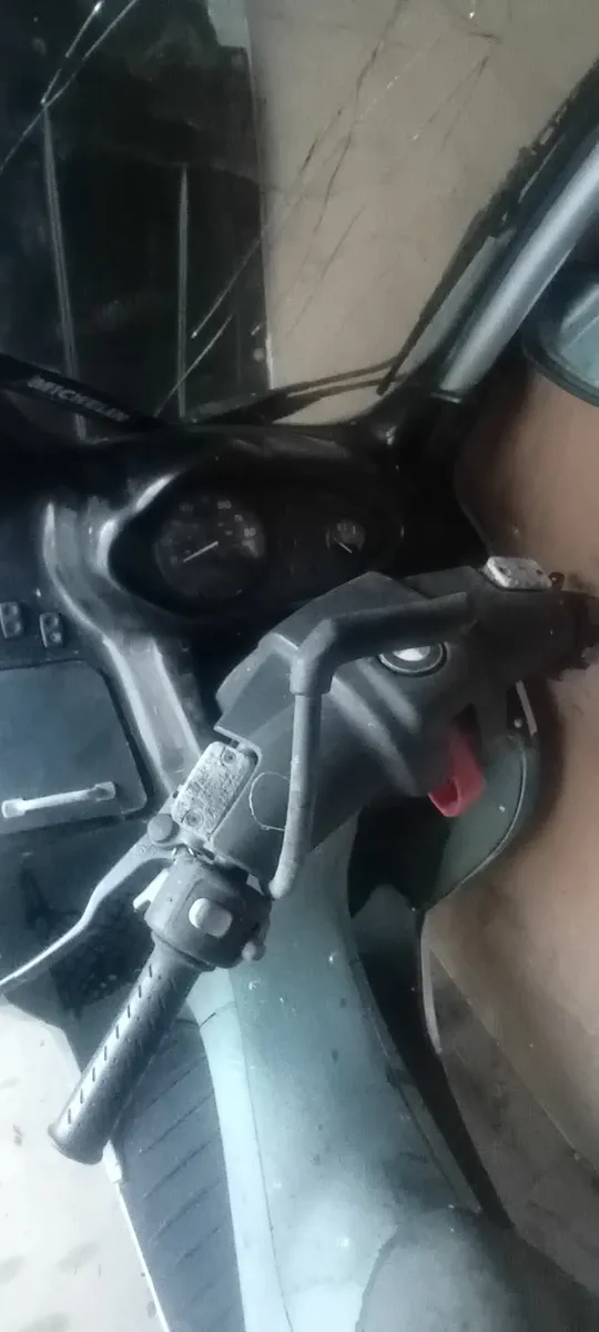 Breaking BMW C1 ,125 cc - Image 4