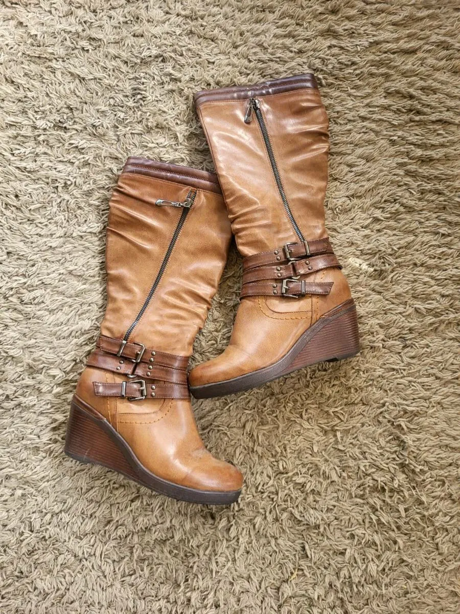 Boots - Image 1