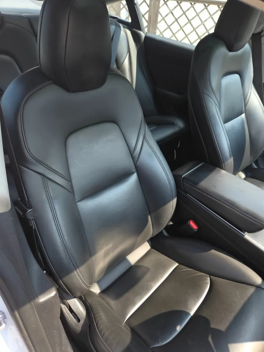 Tesla Model 3 2020 - Image 2