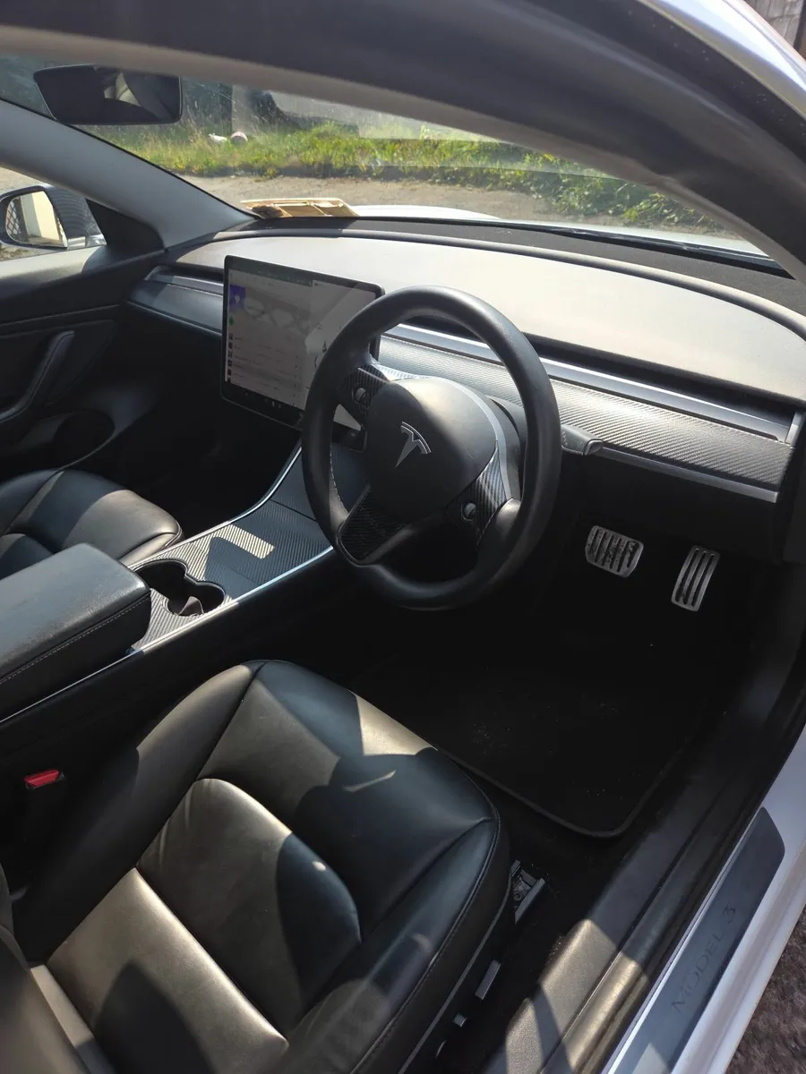 Tesla Model 3 2020 - Image 3