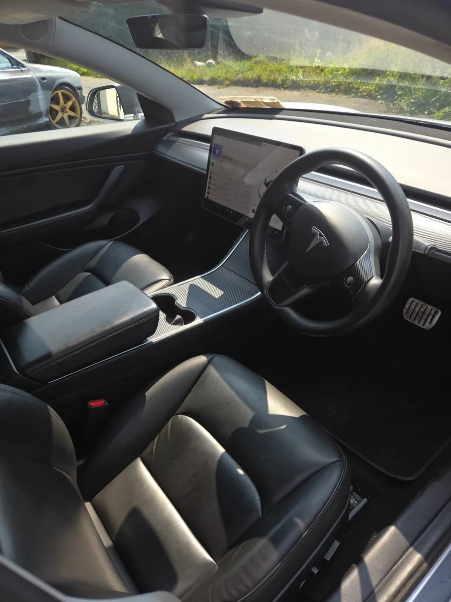 Tesla Model 3 2020 - Image 4