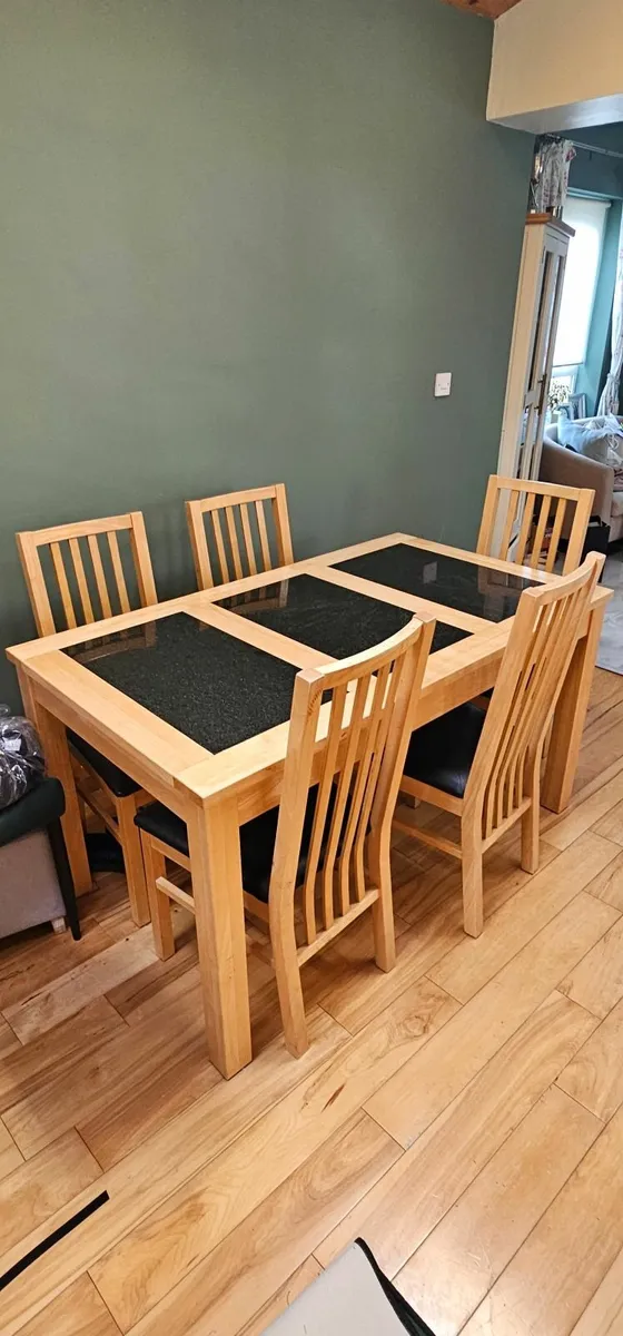 Dining table, 5 chairs and matching sideboard - Image 1