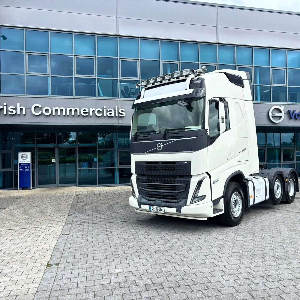 2022 FH 500 6X2 - Image 1