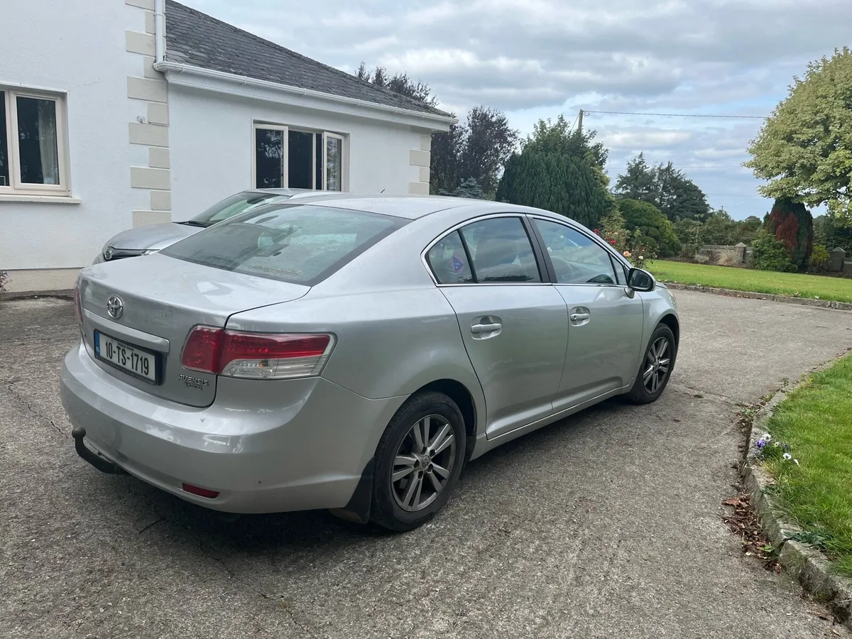 Toyota Avensis 2.0 D Manual - Image 2