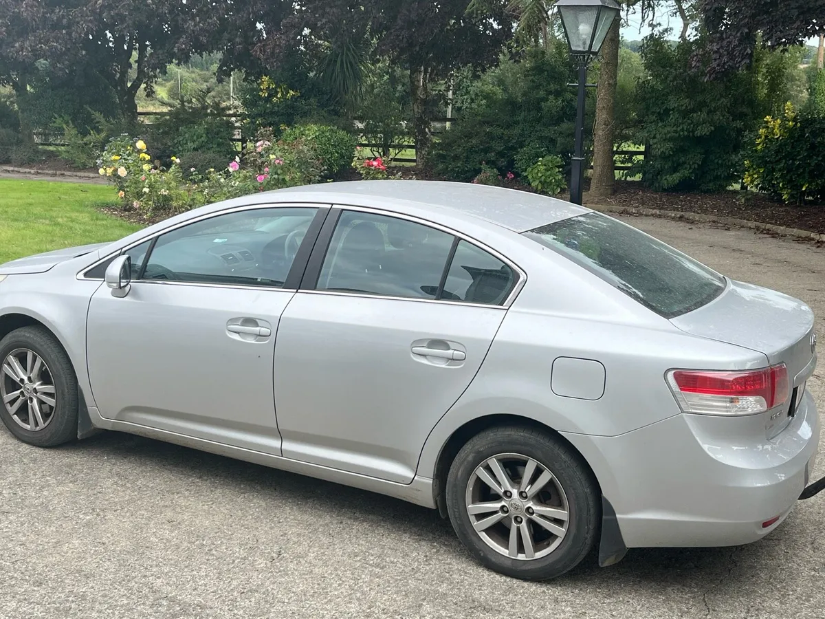 Toyota Avensis 2.0 D Manual - Image 4