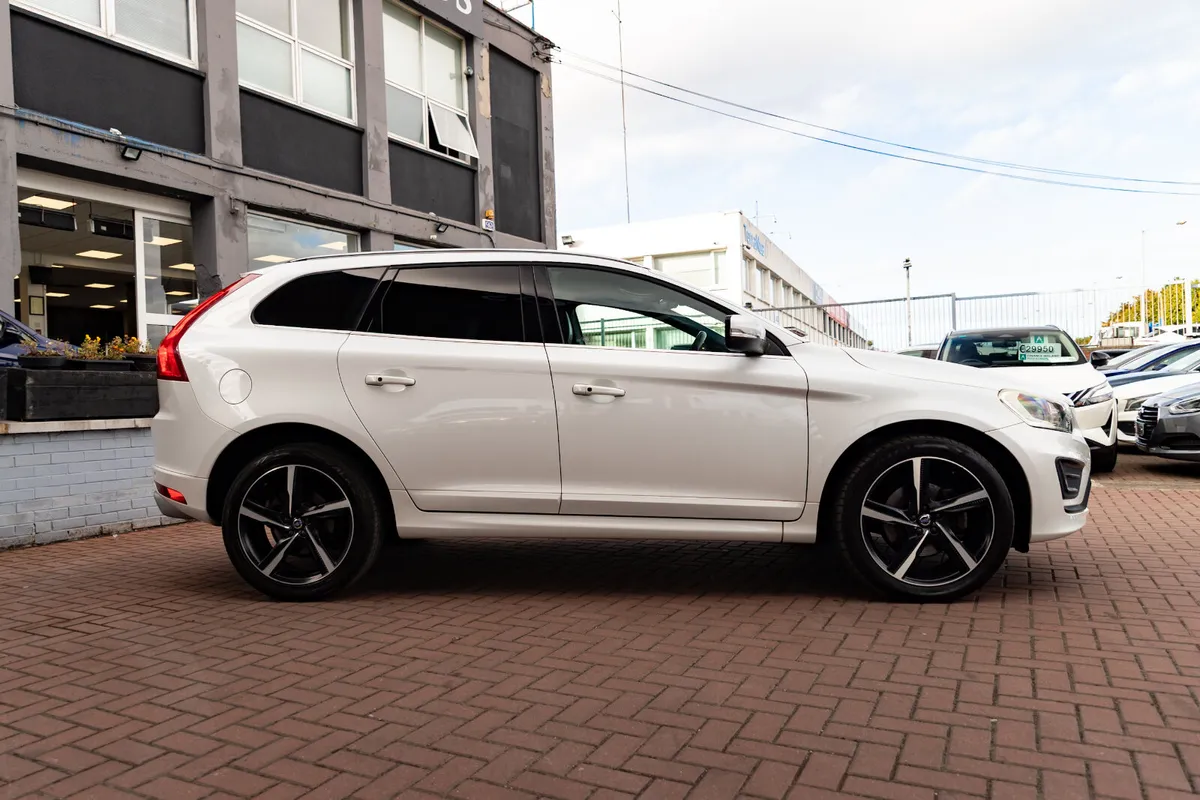 VOLVO XC60 2.0D4 R-LINE LUXURY  5DR ESTATE AUTO - Image 2