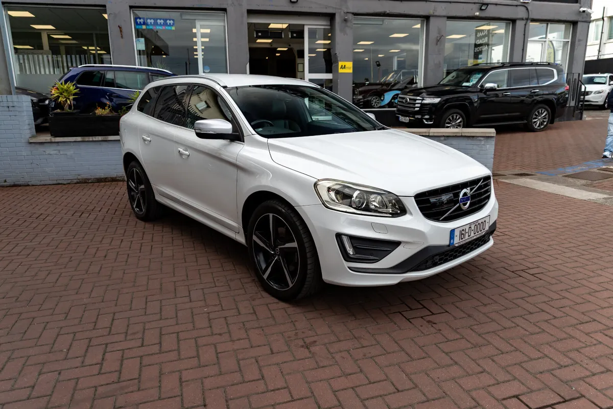 VOLVO XC60 2.0D4 R-LINE LUXURY  5DR ESTATE AUTO - Image 1