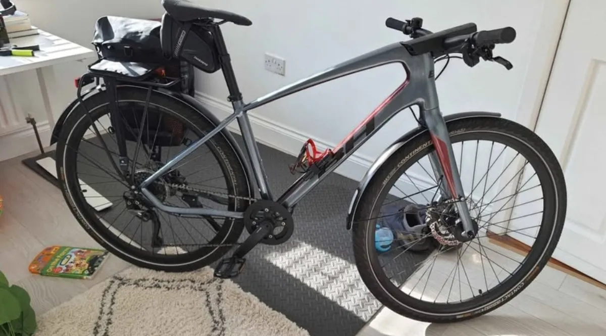 🚴 For Sale: High-End Hybrid/Commuter Bike - Image 4