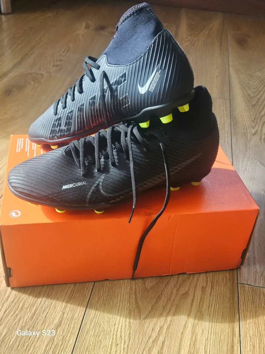 Football boots - Image 3