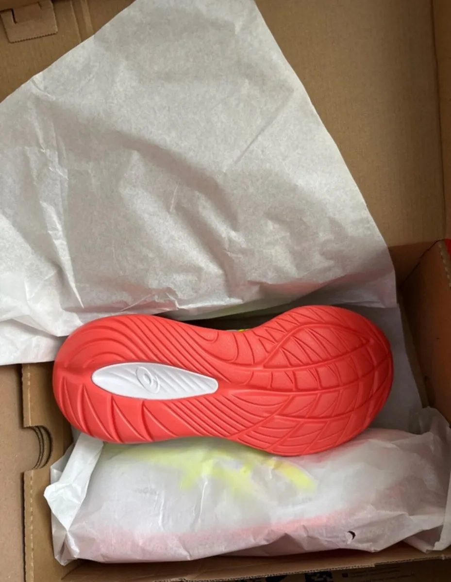 Brand new ASICS trainers EUR 40.5 - Image 3