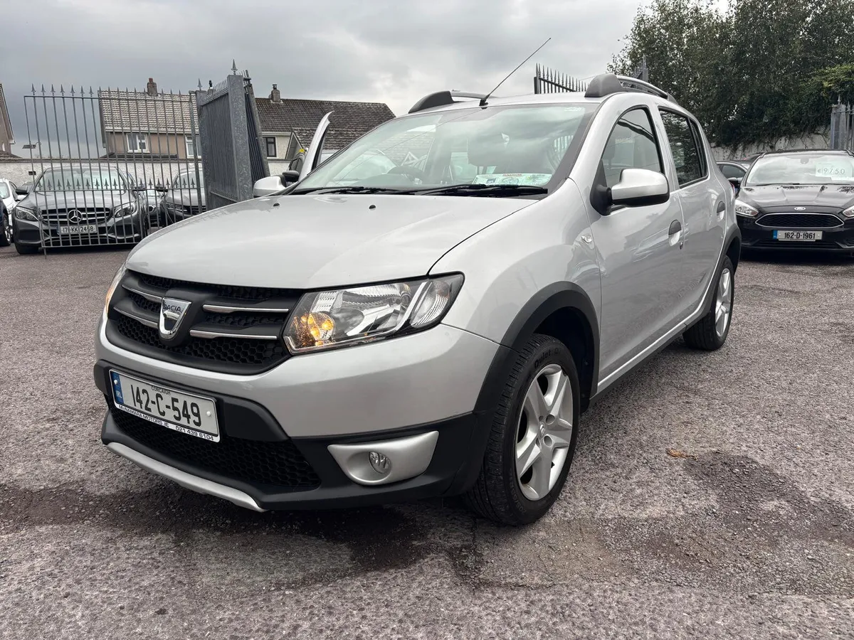 Dacia Sandero Stepway 2014  PETROL 1.0 - Image 2