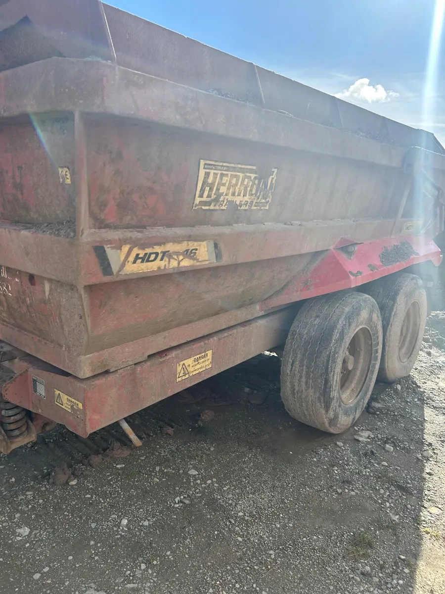 Dump trailer - Image 1