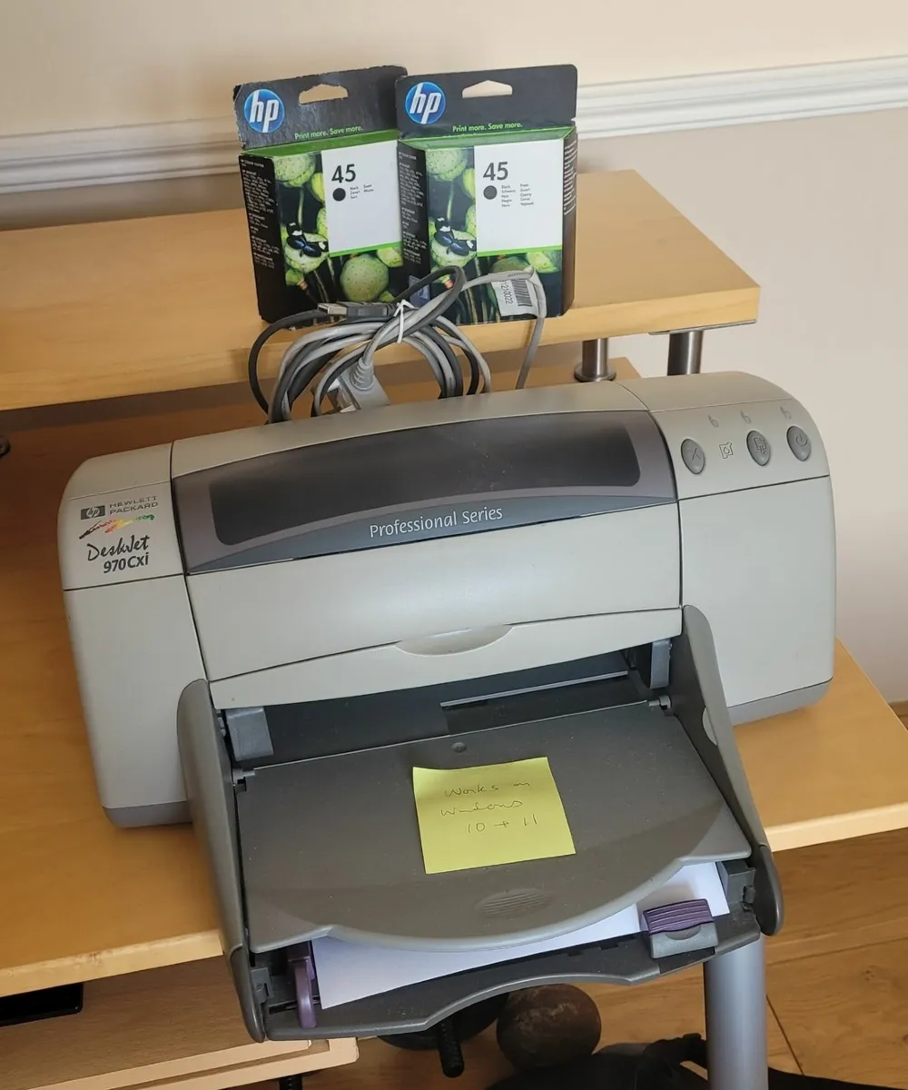 hp 970Cxi Printer plus cartridges (Free)