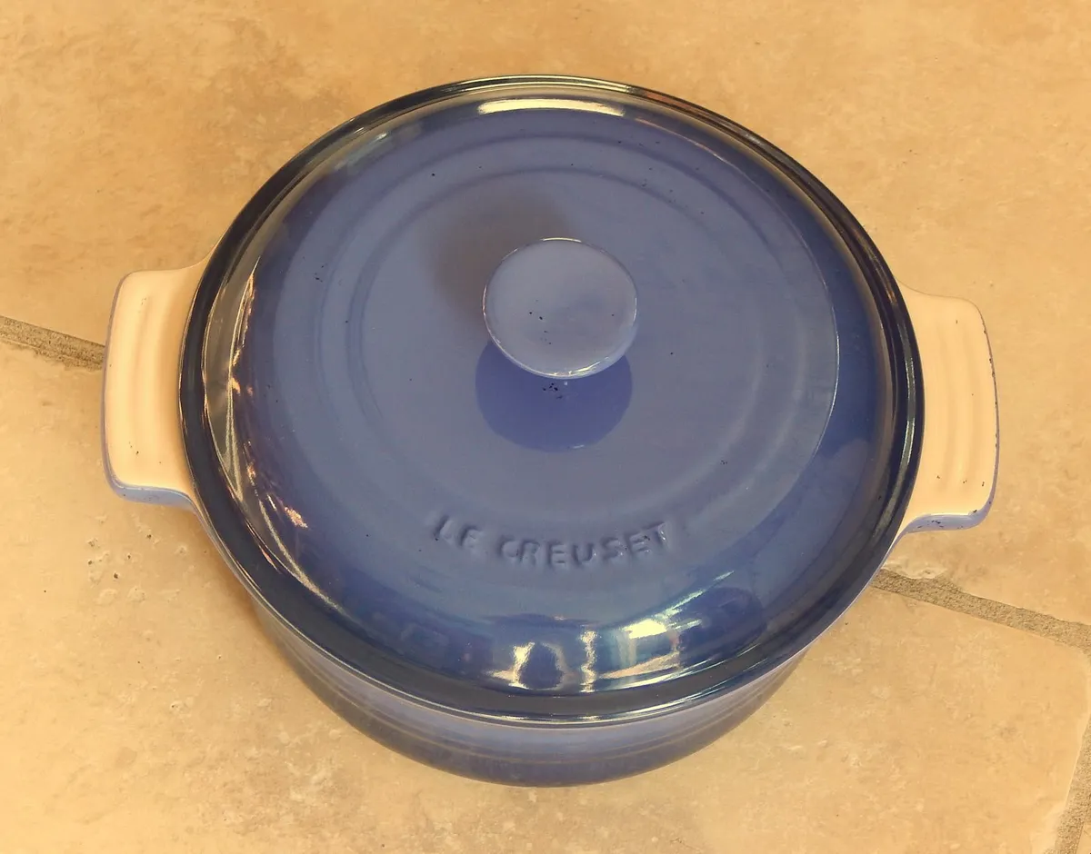 Le Creuset Cast Iron Enamel Ovenware Dish - Image 2