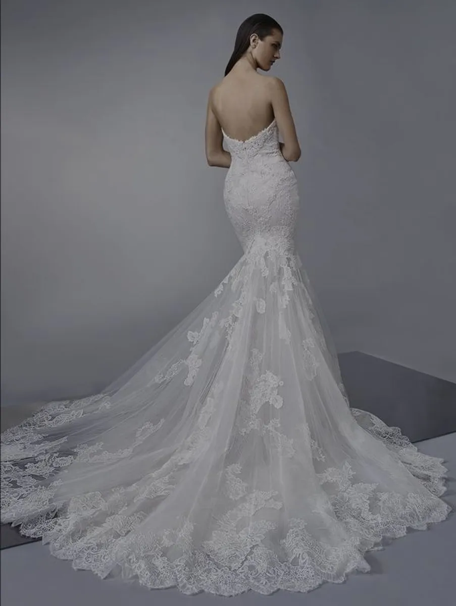 Wedding dress - Image 2