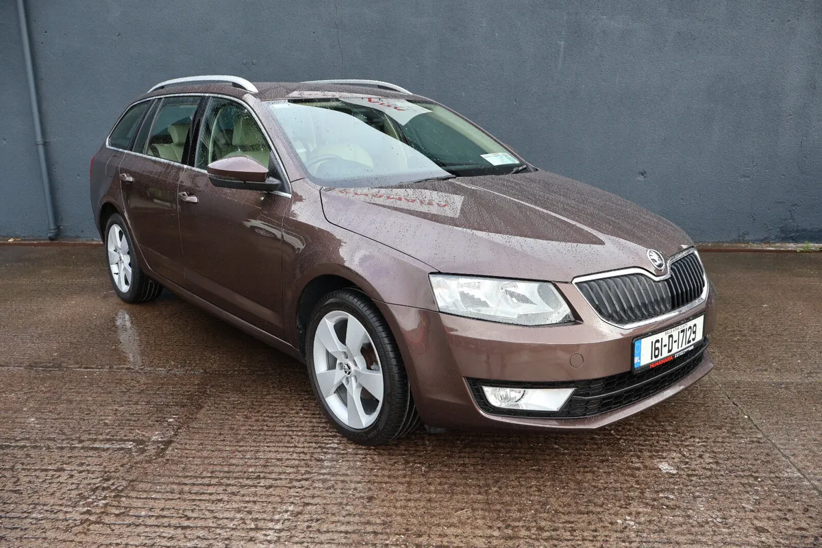 Skoda Octavia Style Combi 1 Owner Only 83,000Km! - Image 3