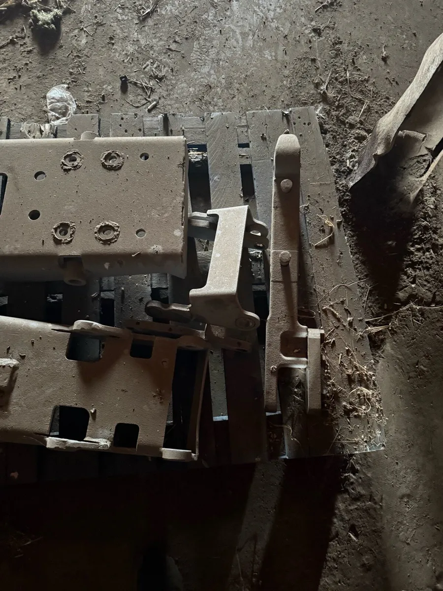 New Holland pick up hitch - Image 1