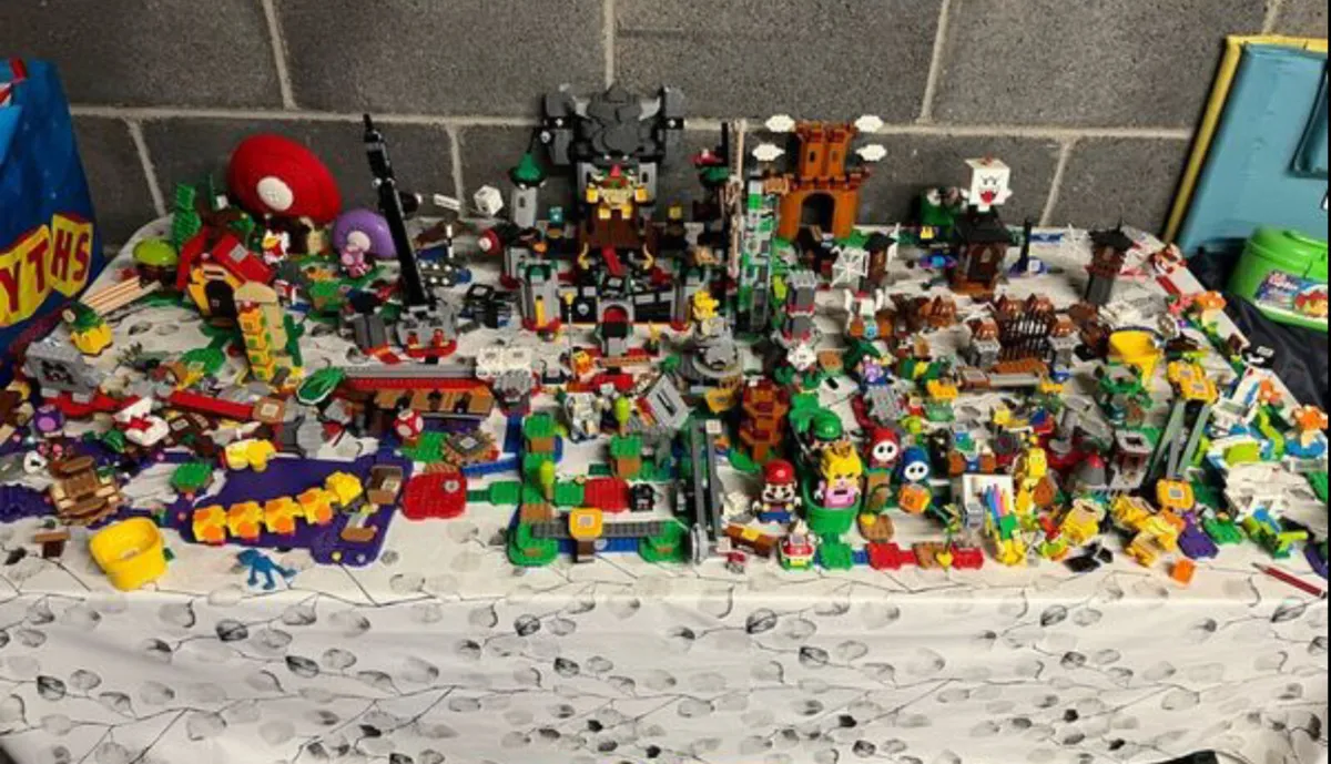 Lego Mario