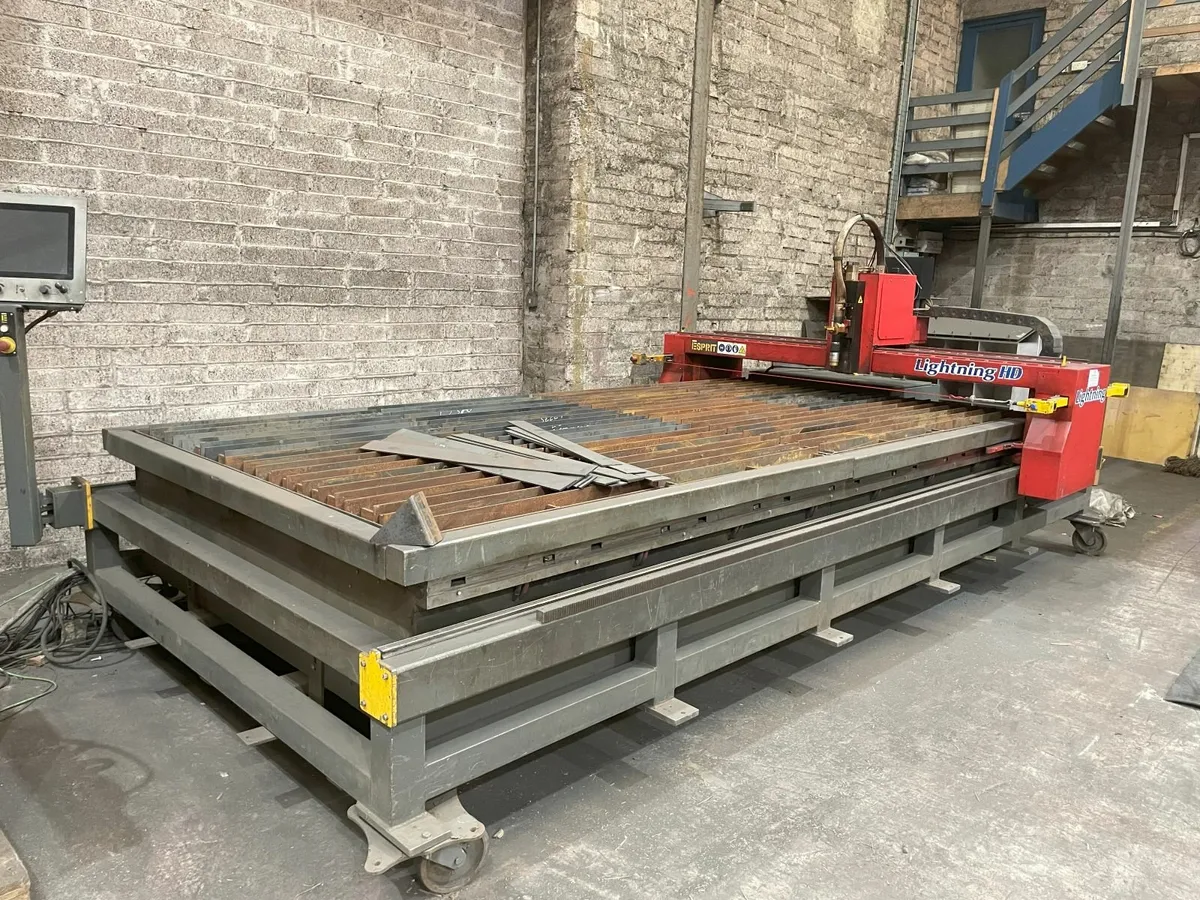 Esprit Lightning HPR130XD HD 4M X 2M CNC Plasma - Image 1