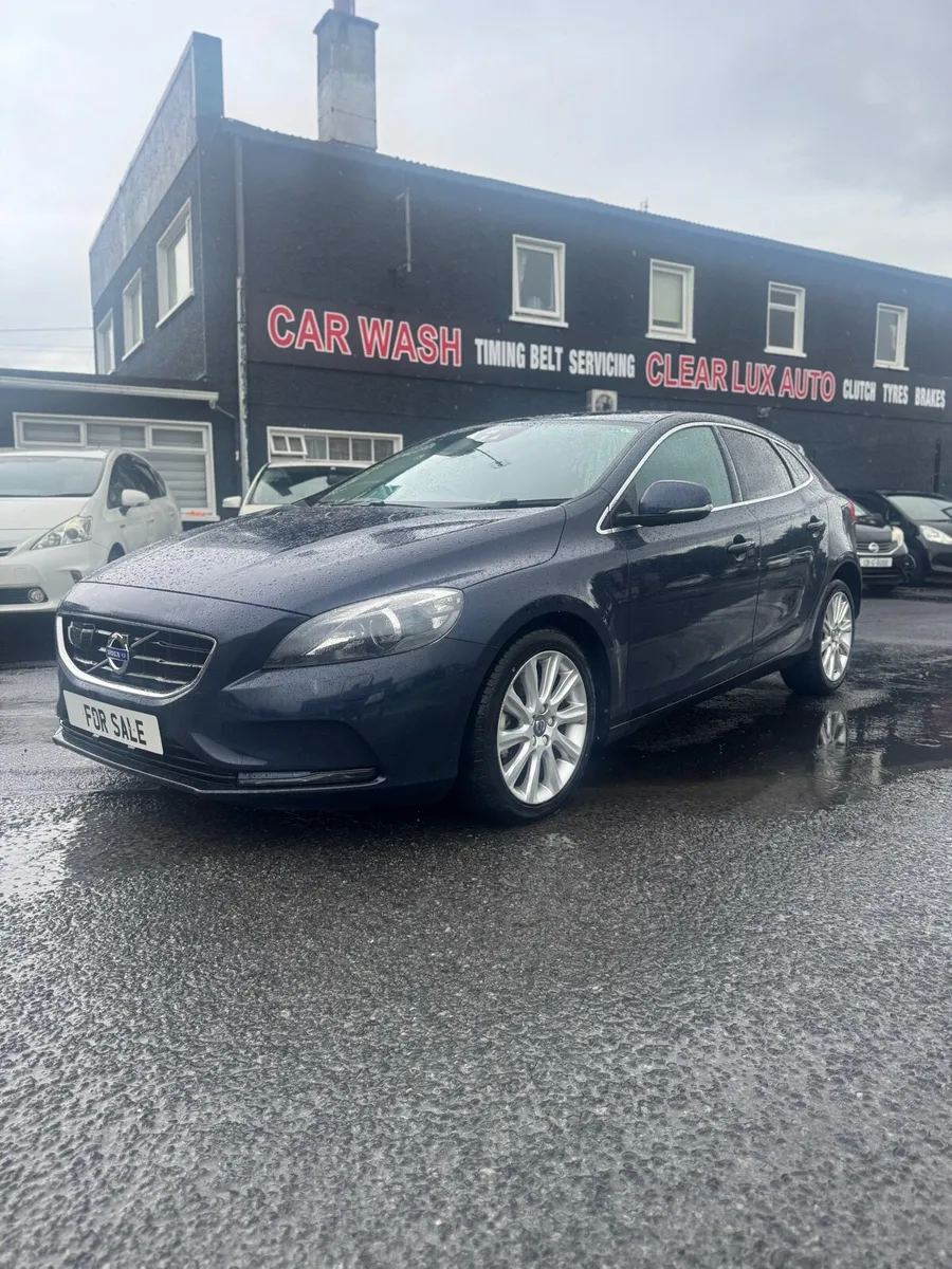 Volvo v40, 2015,Automatic, Warranty,NCT,Tax - Image 2