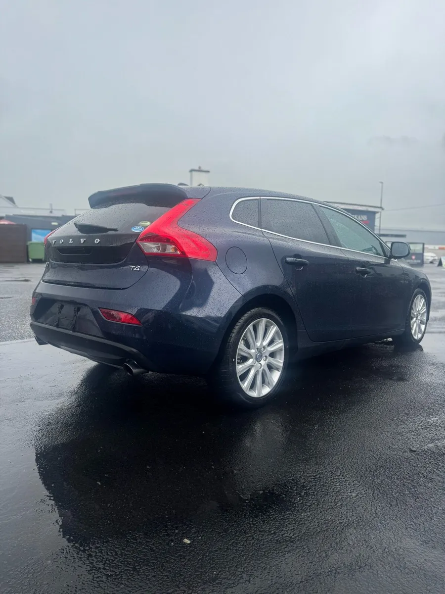 Volvo v40, 2015,Automatic, Warranty,NCT,Tax - Image 4