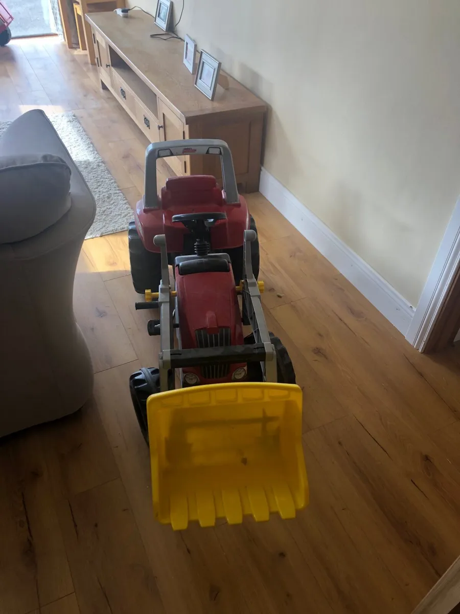 Toy tractor - Image 1