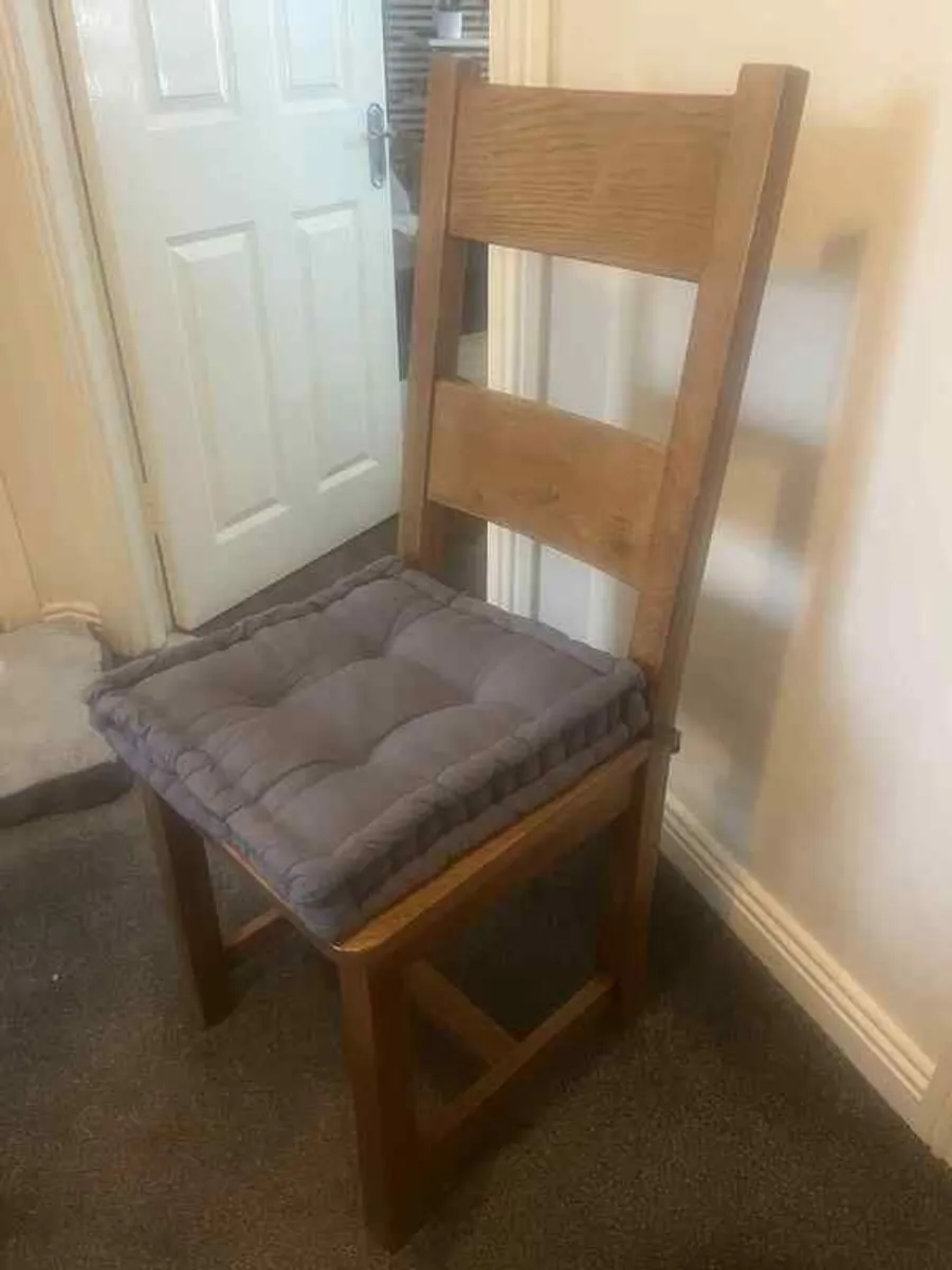 Solid oak chairs - Image 1