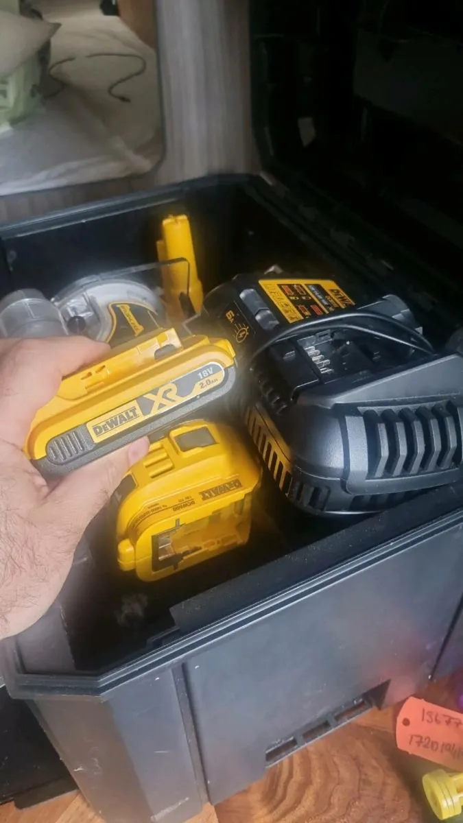 Dewalt Brushless Router/Trimmer kit - Image 3