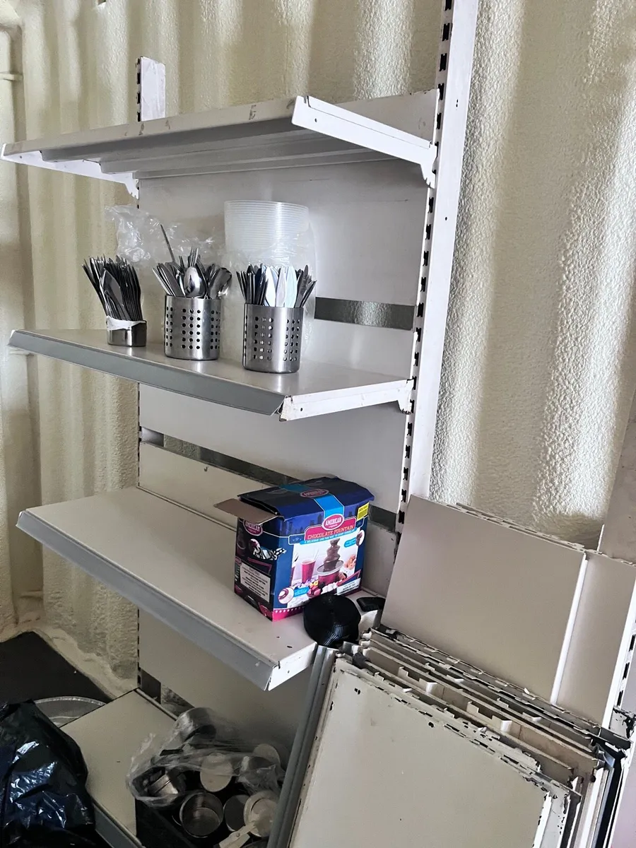 Shop shelves - Image 4