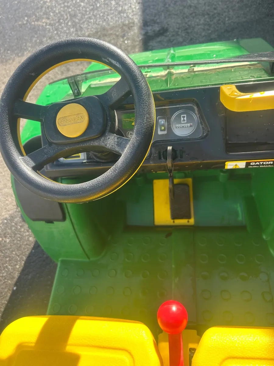 Kids John Deere electric gator - Image 2