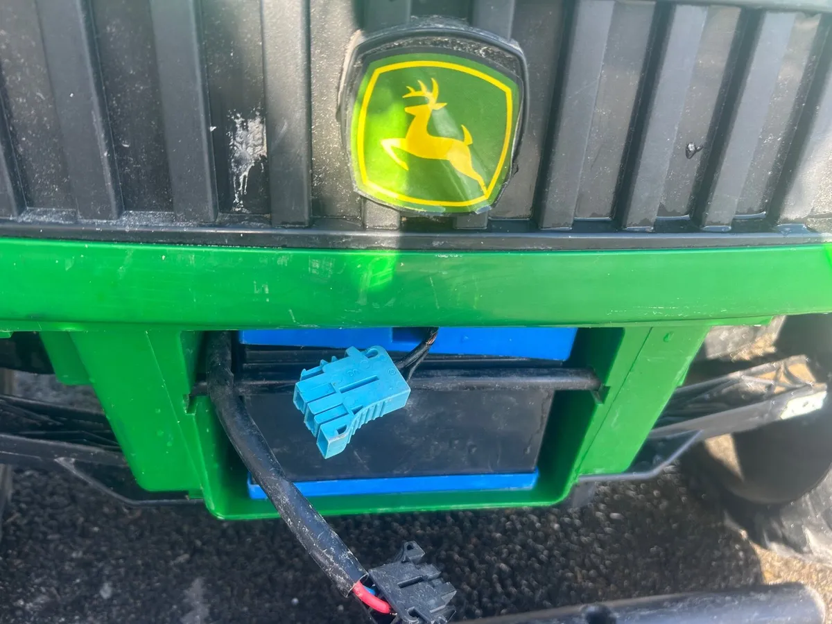 Kids John Deere electric gator - Image 3