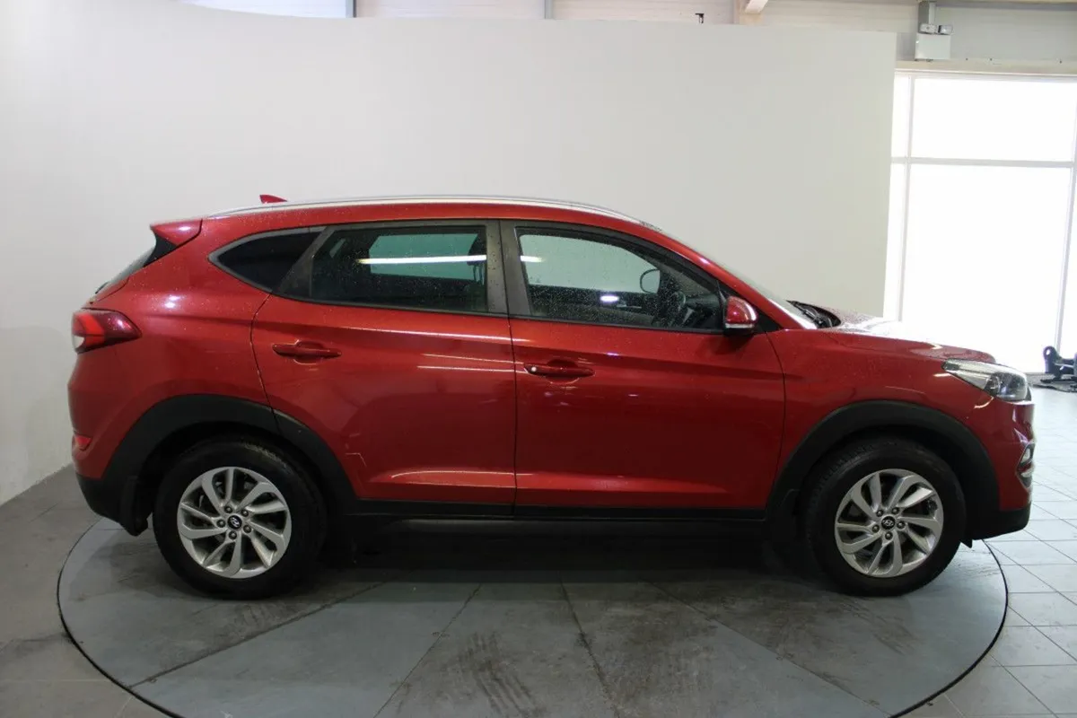 Hyundai Tucson 1.7 D Executive - Image 3