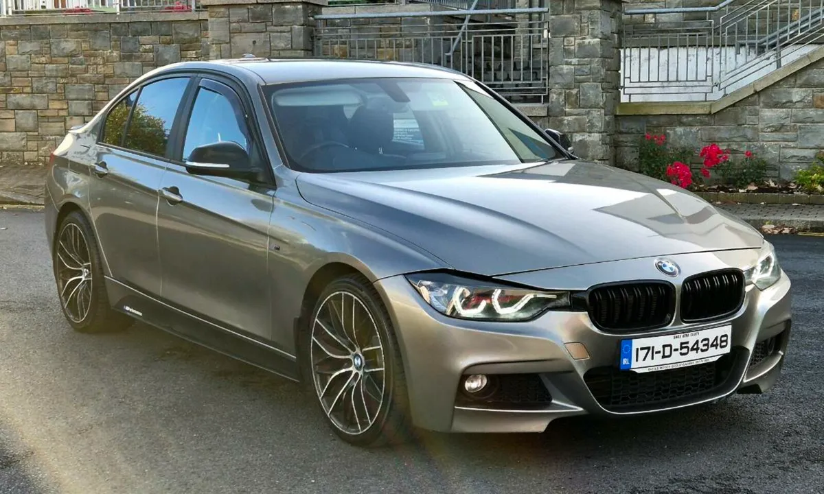 2017 BMW 320d - Image 2