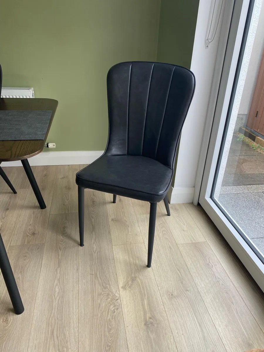 6 dining room chairs from Ez Living Furniture - Image 2