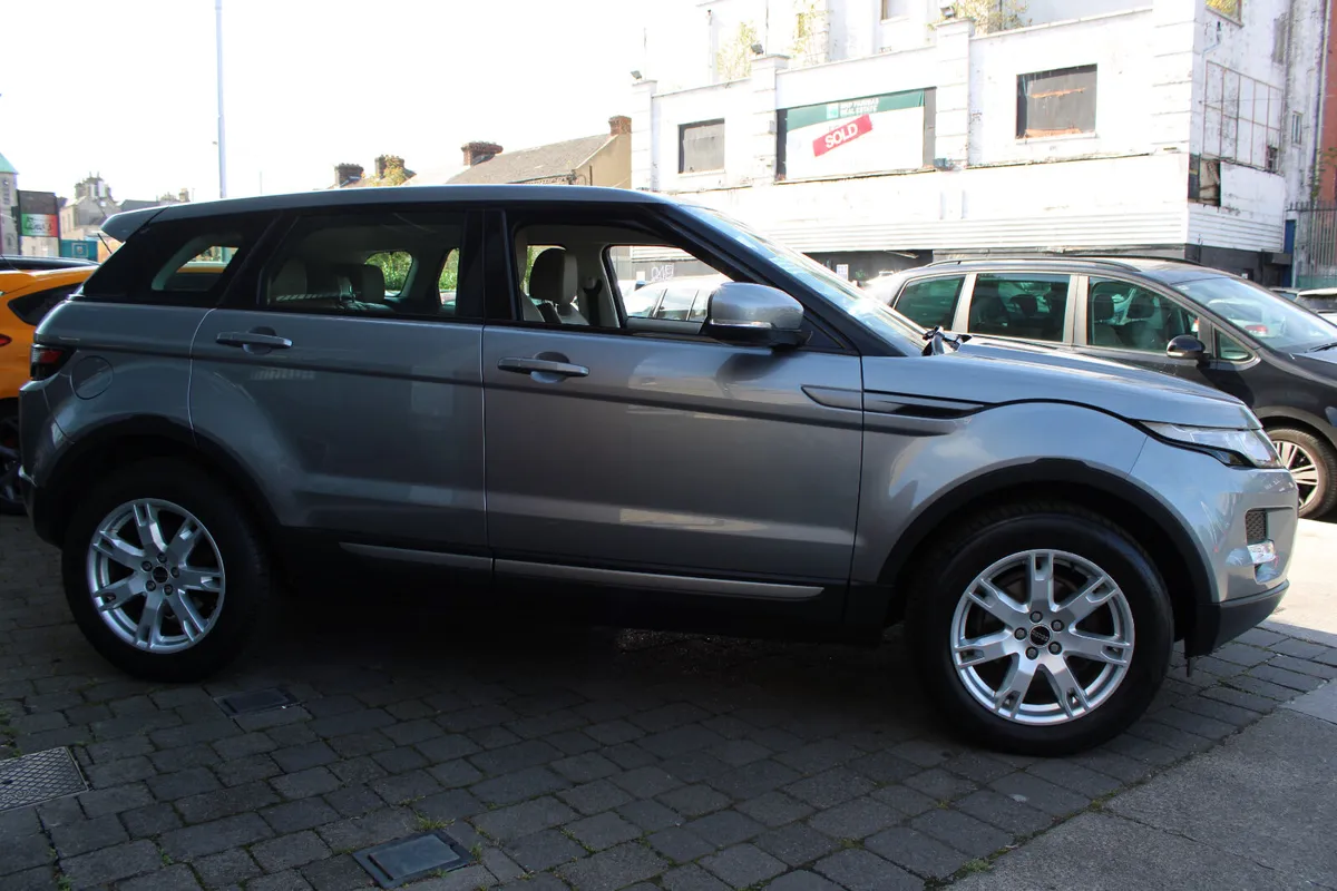 Land Rover Range Rover Evoque AUTO 4WD 2.2 2012 - Image 3
