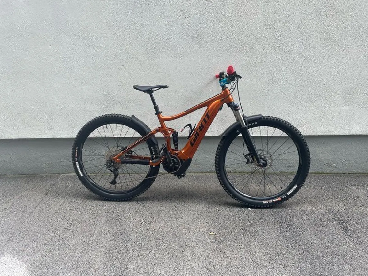 Giant stance e - Image 1