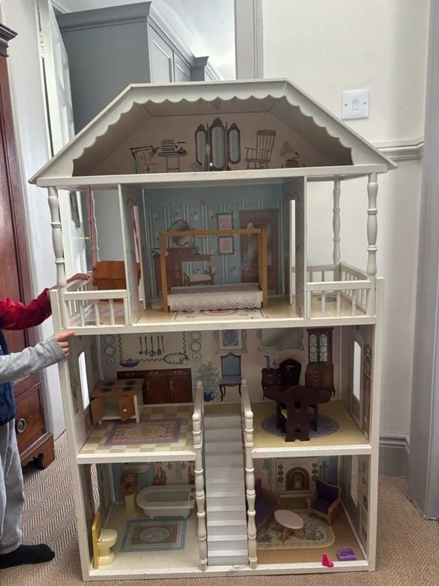 Free Wooden Dolls House - Image 1
