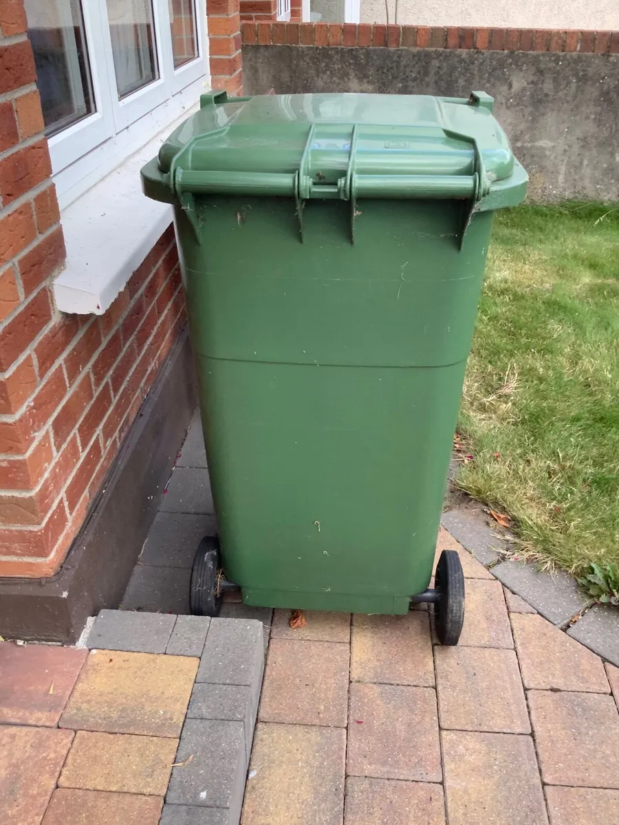 2 green bins, black storage box - Image 1