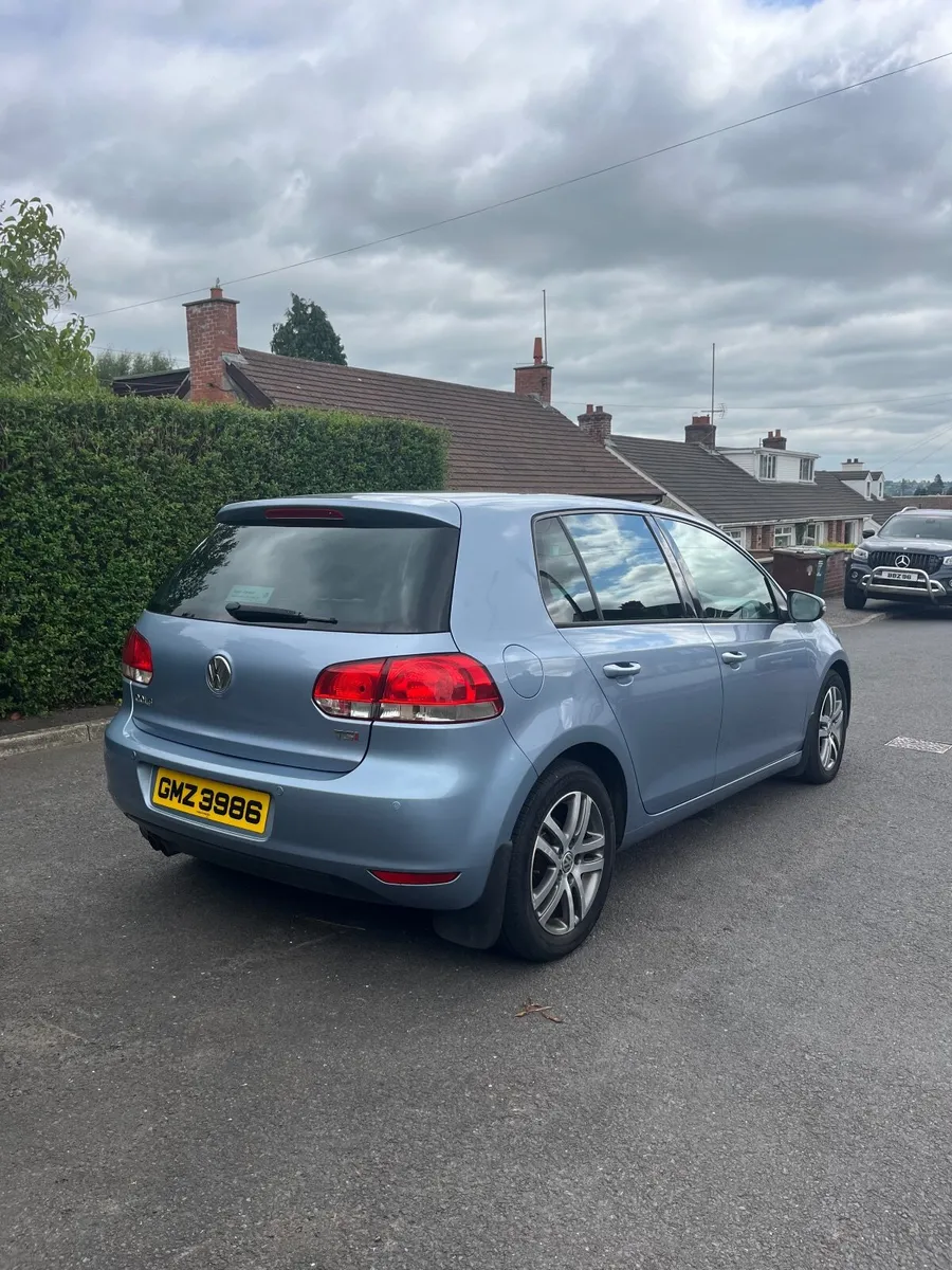 Volkswagen Golf 2010 - Image 3
