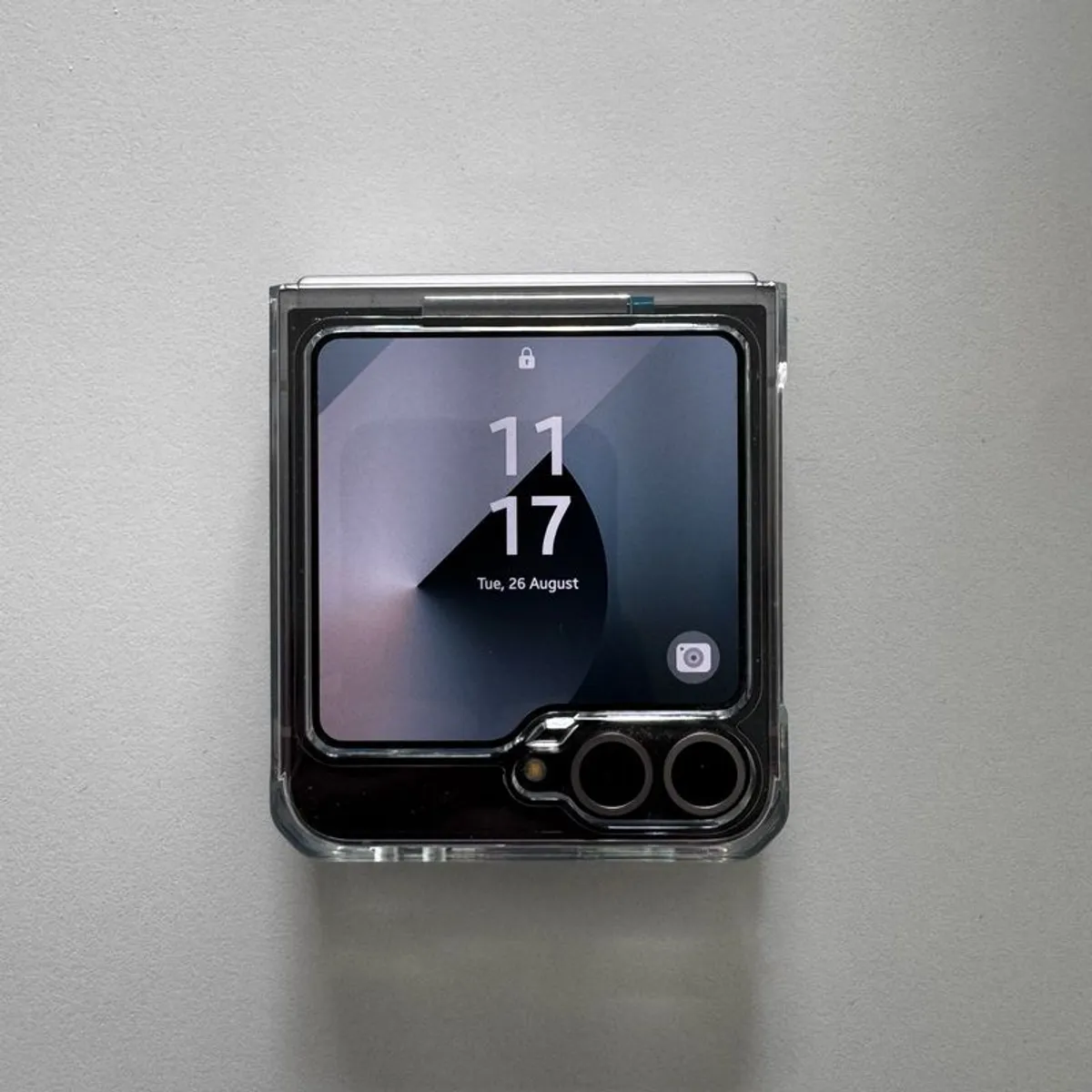 Samsung Galaxy Z Flip 6 - Image 2