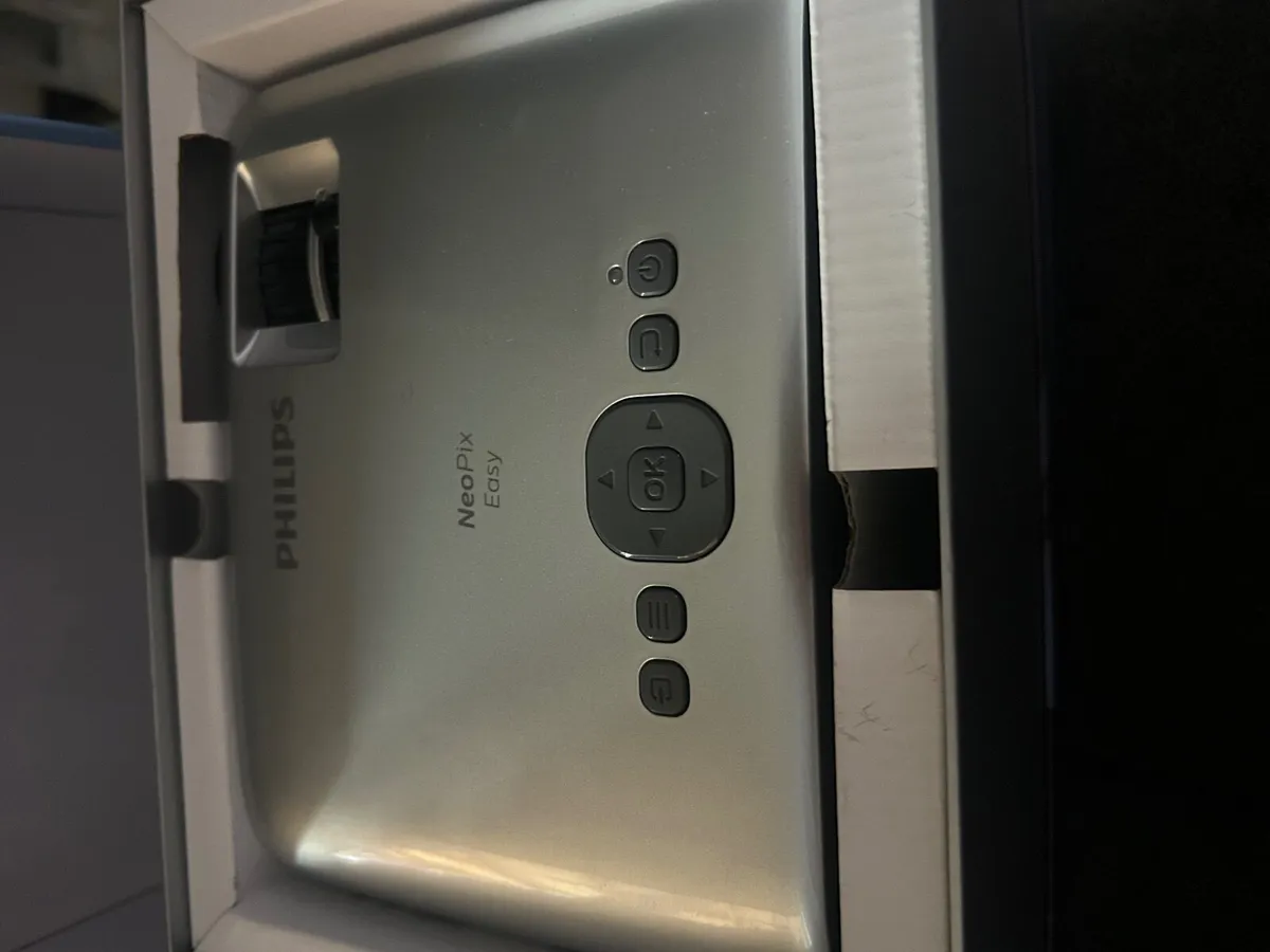 Home projector - Image 1