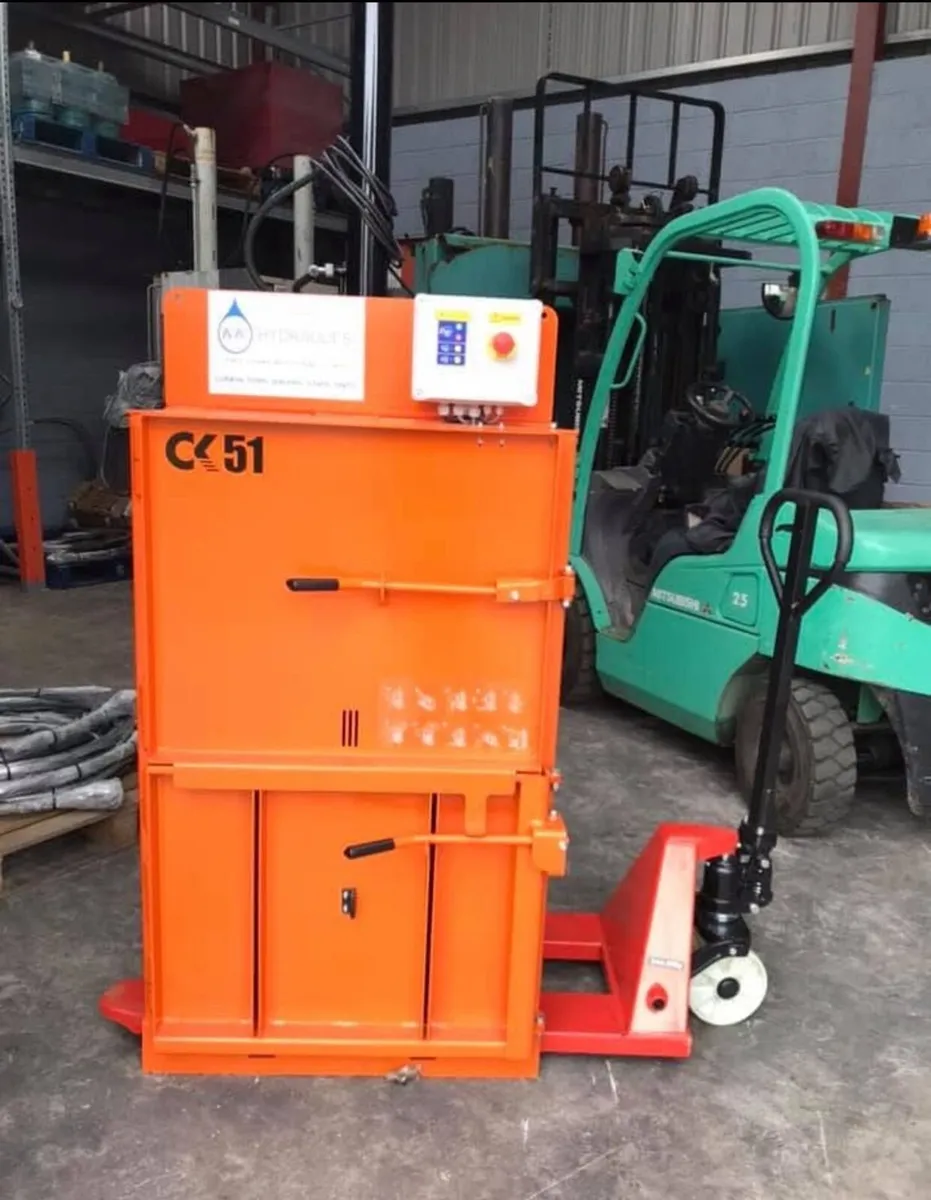 Ck51 cardboard / plastic compactor baler - Image 1