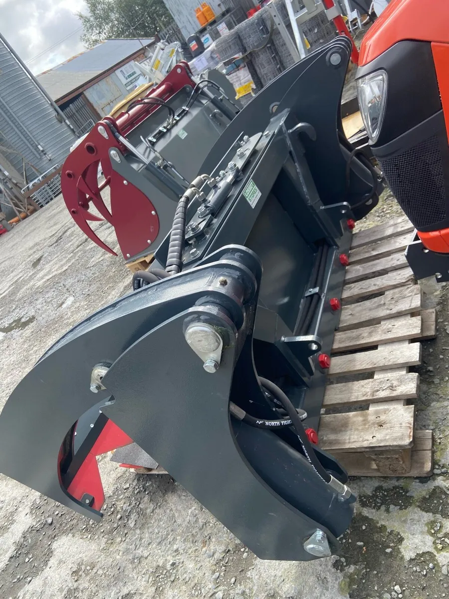 Bale splitter ,buckets, grabs ,pallet toes - Image 2