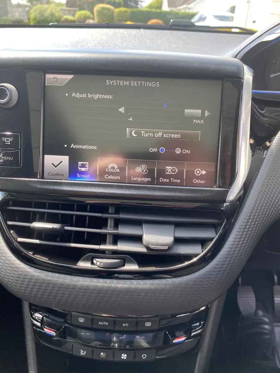 2013 Peugeot 2008 suv. Low mileage. - Image 4