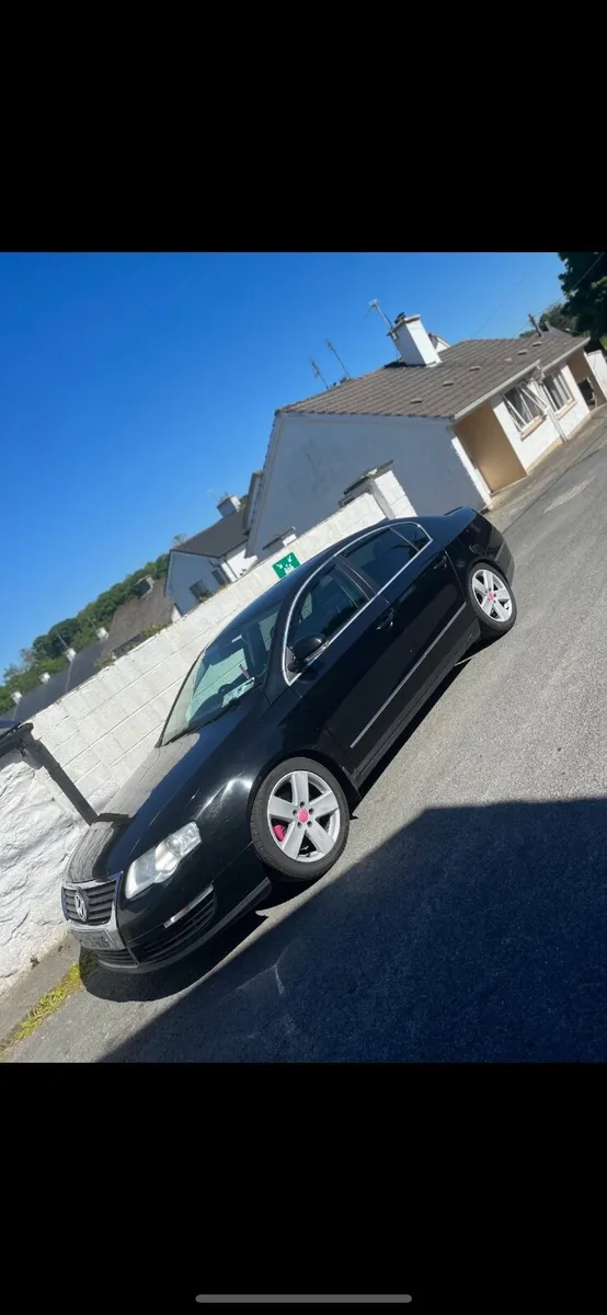 Volkswagen Passat 2008 - Image 2